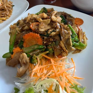 Pad Kee Mao (Drunken Noodles)