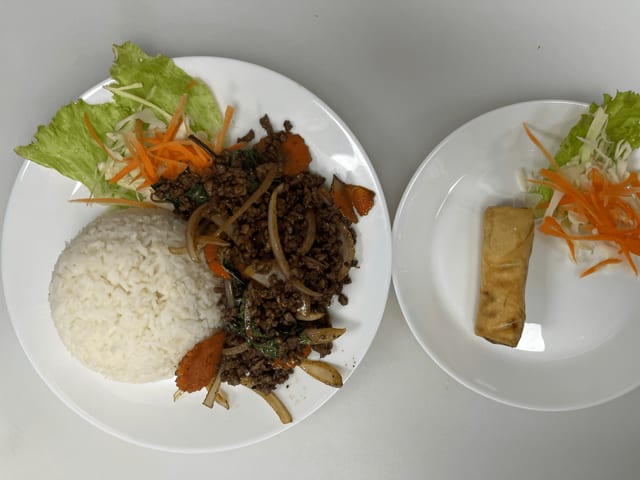 (L) Pad Basil Sauce.