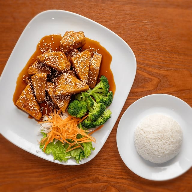 (L) Sesame Tofu.