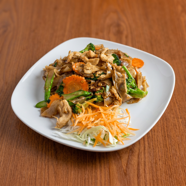 (T)Pad Kee Mao (Drunken Noodles).